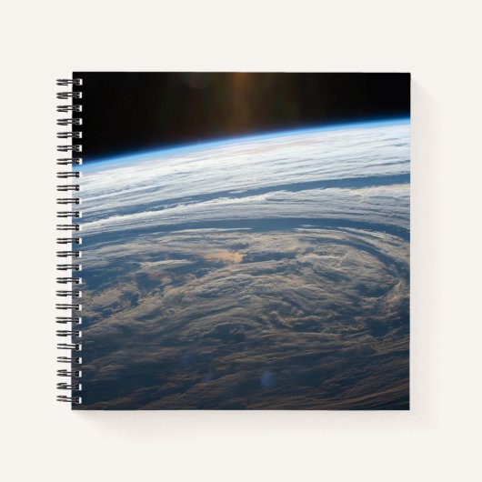 Bewolkte formaties in de Zuid-Indische Oceaan. Notitieboek (Voorkant)