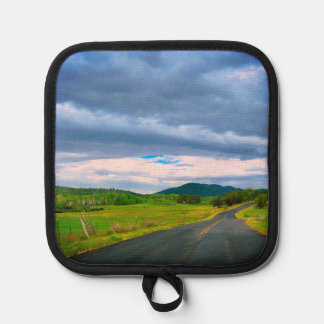 Bewolkte landweg pannenlap