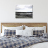 Bewolkte Oceaankust Canvas Afdruk (Insitu (Slaapkamer))
