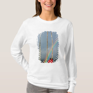 Bhutan, Gangtey dorp, Regenboog boven twee T-shirt