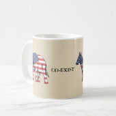 Bi-partisan, éléphant et âne cohabitent la tasse à (Devant gauche)