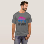 Bi Son Funny Bisexual Pride Pun Rainbow LGBT Flag T-shirt (Voorkant volledig)