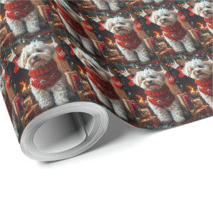 Bichon Frise-hond met kerstcadeaus open haard Cadeaupapier