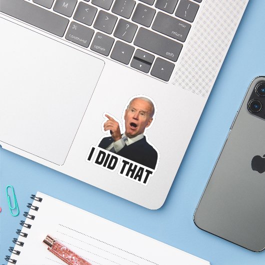 BIDEN JOE Sticker (Laptop met iPhone)