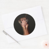 bidsprinkhanen ronde sticker (Envelop)