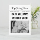 Bientôt Baby Newspaper Pregnancy Faire-part (Debout devant)