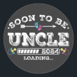 Bientôt être Oncle 2024 Chargement<br><div class="desc">Bientôt Be Uncle 2024 Chargement Promoted to Uncle Funny Crew Graphic design Cadeau Classic Round Stickers Classic Collection.</div>