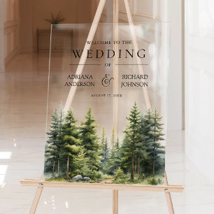 Bienvenue au mariage dans la forêt de pins en hive