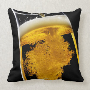 Bier in glas gegoten kussen