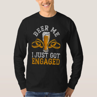Bier Me Ik Ben Net Verliefd Verloving Drinken Par T-shirt