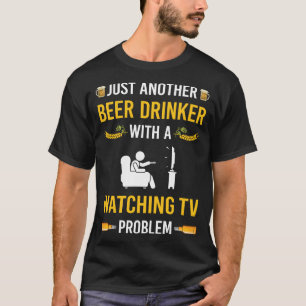 Bierdrinker die tv kijkt t-shirt