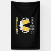Bierdrinker proost en biertjes voor 50e verjaardag spandoek (Verticaal)