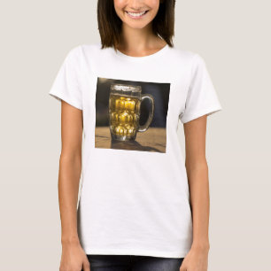 Bierglas drank close-up, India T-shirt