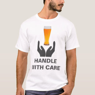 Bierglas Handvat Met Zorg Grappig Wit T-shirt