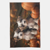 Biewer Terrier Puppy Herfst Delight Pompoen Theedoek (Verticaal)