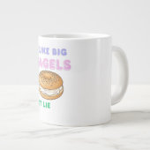 Big Bagels Funny Breakfast Shirt Extra Grote Beker (Voorkant rechts)