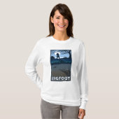 Big Foot loopt door Golf Course T-shirt (Voorkant volledig)