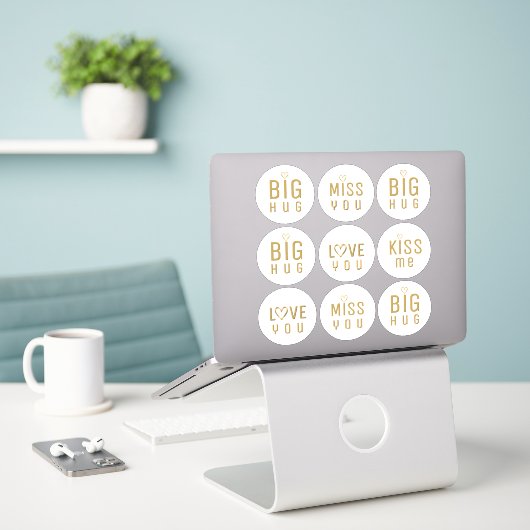 Big Hug en Miss You and Kiss Me Labels (Laptop op bureau)