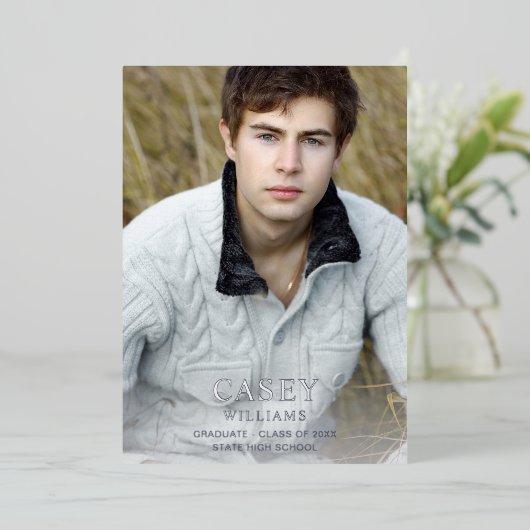 Big Mod Name Photo Graduparty Vertical Light Folie Uitnodiging (Staand Voorkant)