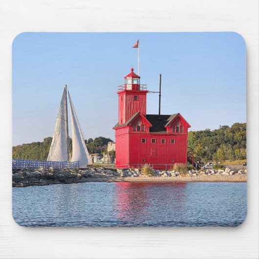 Big Red Lighthouse With Sailboat Muismat (Voorkant)