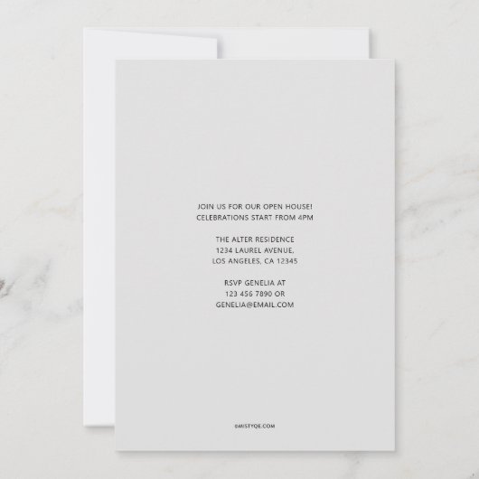 Big Serif Funny Afstuderen Invitation Aankondiging (Achterkant)