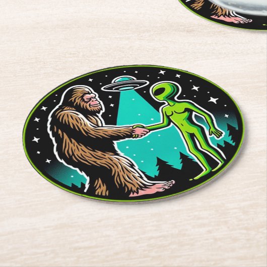 Bigfoot Alien Alliance - Grappige Scifi Cryptid Ronde Kartonnen Onderzetter (Gebogen)