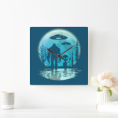 Bigfoot Alien UFO Disclosure Conspiracy Gift Vierkante Klok (Huis)