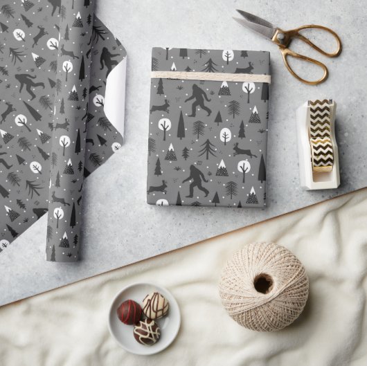 Bigfoot and Jackalope in the Bossen Pattern Grey Cadeaupapier (Crafts)