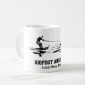 Bigfoot and Nessie Loch Ness Personalized Text Mok (Voorkant links)