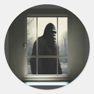 Bigfoot buiten mijn raam! ronde sticker