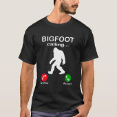 Bigfoot Calling Trick or treat Funny Halloween T-shirt (Voorkant)