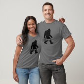 Bigfoot Carrier Chainzaag Lumberjack Sasquatch Log T-shirt (Unisex)