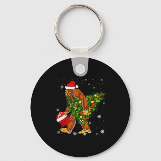 Bigfoot Carrying Christmas Tree Sasquatch Believer Sleutelhanger (Voorkant)