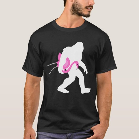 Bigfoot Carrying Lawn Flamingo Funny Sasquatch T-shirt (Voorkant)