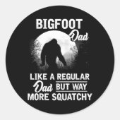 Bigfoot Dad Funny Sasquatch Bigfoot Fathers Day Gi Ronde Sticker (Voorkant)