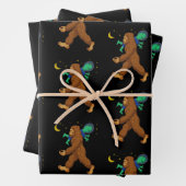 Bigfoot die een Alien Funny Paranormal ontneemt Inpakpapier Vel (In situ)
