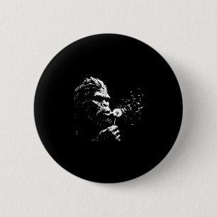 Bigfoot die paardenbloem uitblaast vintage sasquat ronde button 5,7 cm