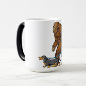 Bigfoot Dog Walk Dachshund T Sasquatch Kinder Mann Magische Mok (Voorkant links)