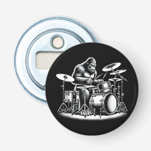 Bigfoot drummer Sasquatch speelt drums muzikant B Button Flesopener