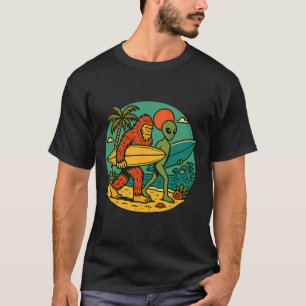 Bigfoot en Alien surfen op vintage strandkunst Sur T-shirt