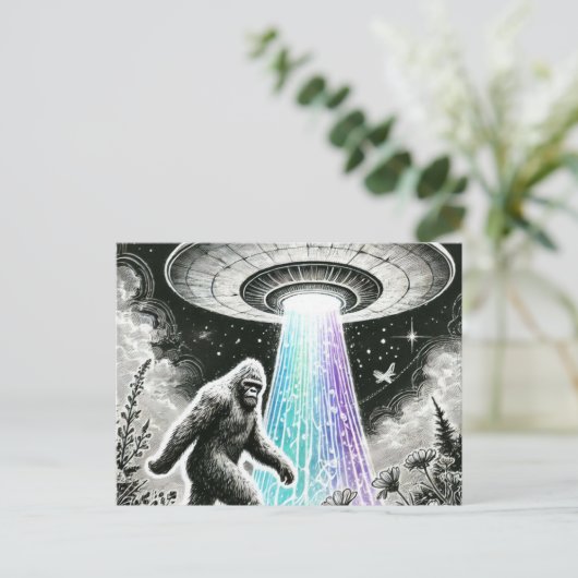 Bigfoot en een ufo in het bos Briefkaart (Staand voorkant)