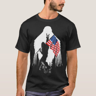 Bigfoot Fireworks 4 juli American Flag Sasqua T-shirt