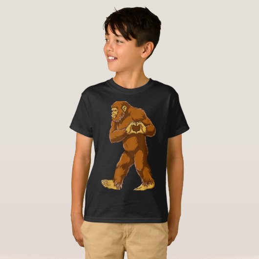 Bigfoot Heart Hands Funny Sasquatch Lover Valentin T-shirt (Voorkant volledig)