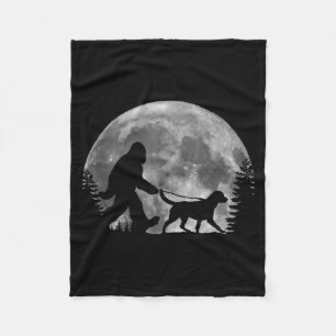 Bigfoot loopt met een hond Labrador Retriever Vade Fleece Deken
