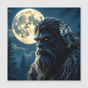 Bigfoot met gloeiende ogen en uil op zijn schouder