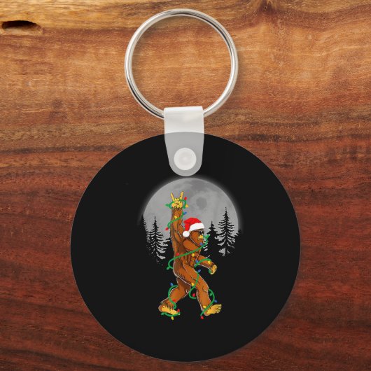Bigfoot Santa Christmas Tree Lights Funny Xmas Sas Sleutelhanger (Voorkant)