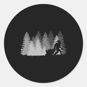 Bigfoot Santa Hoed Kerstboom in het bos XMA Ronde Sticker