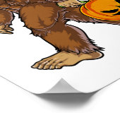 Bigfoot Sasquatch Carry Scary Pumpkin T shirt Poster (Hoek)