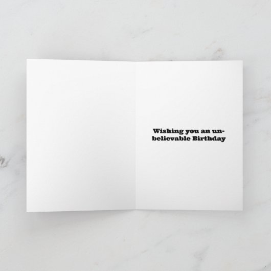 Bigfoot Sasquatch carte d'anniversaire - Il existe (Intérieur)