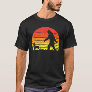 Bigfoot Sasquatch Chihuahua Retro Chiwawa Pet Dog T-shirt